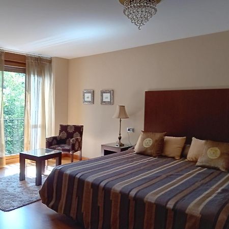 Picos De Europa Suites And Rooms Turieno Bagian luar foto