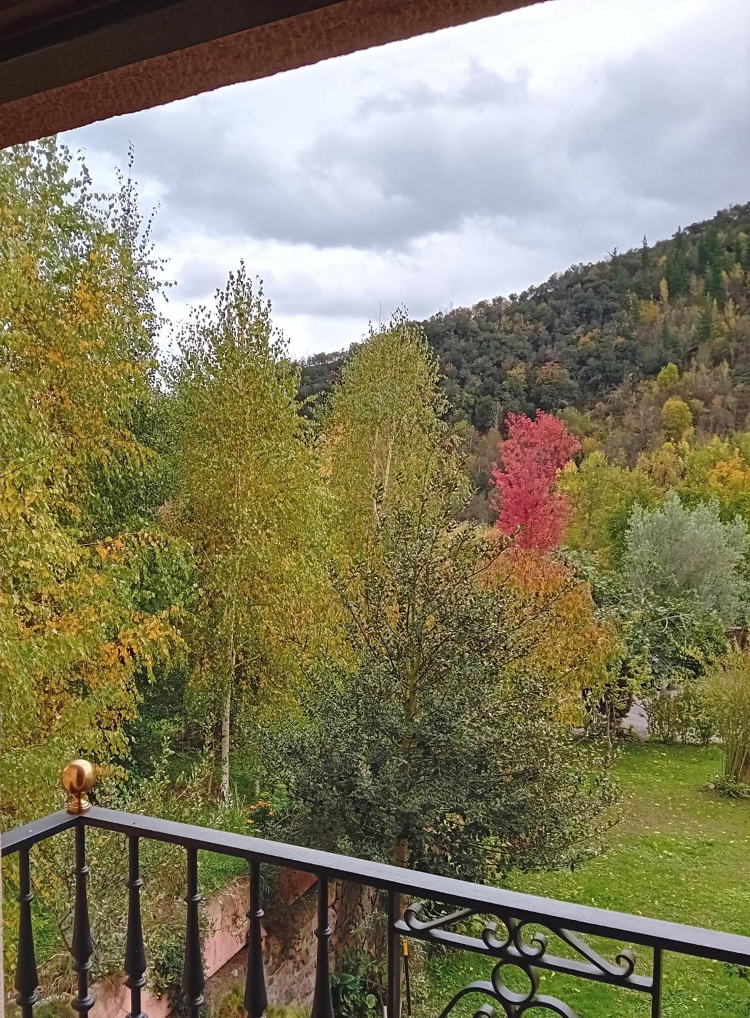Picos De Europa Suites And Rooms Turieno Bagian luar foto