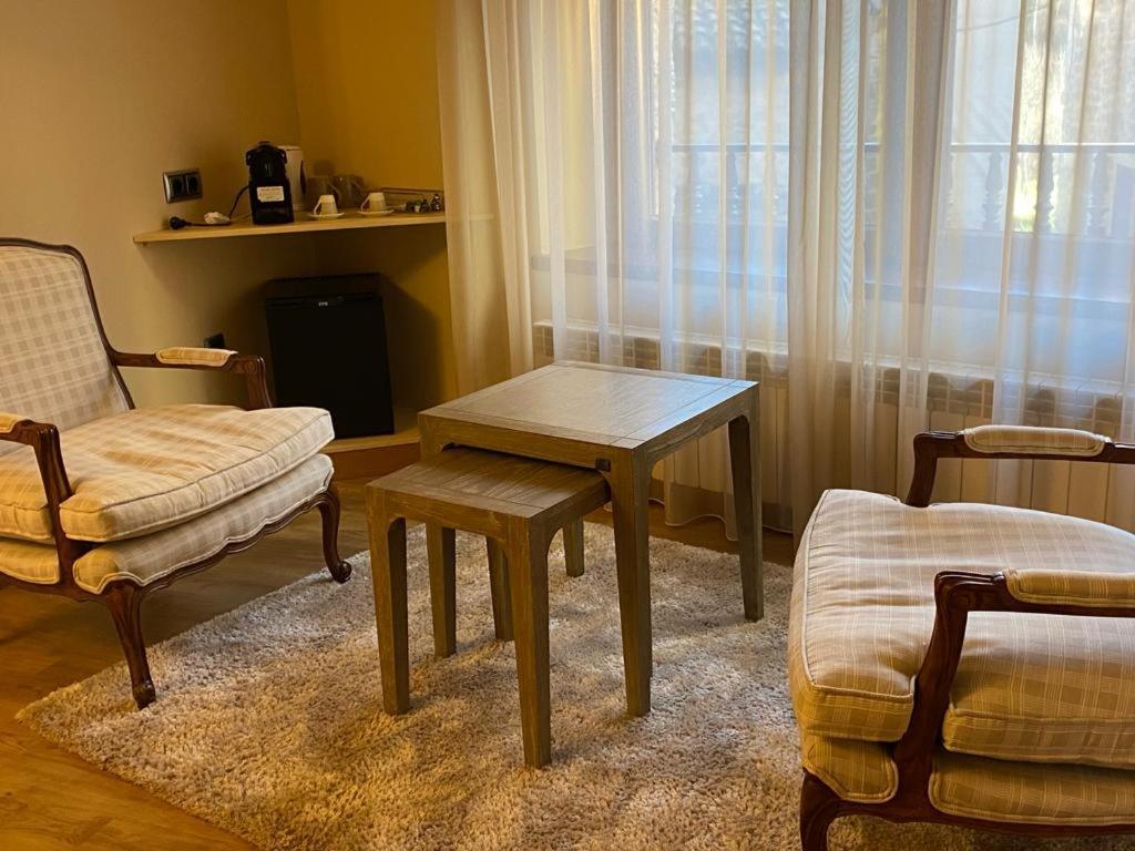 Picos De Europa Suites And Rooms Turieno Bagian luar foto