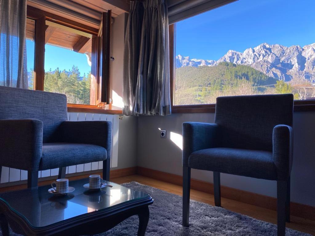 Picos De Europa Suites And Rooms Turieno Bagian luar foto