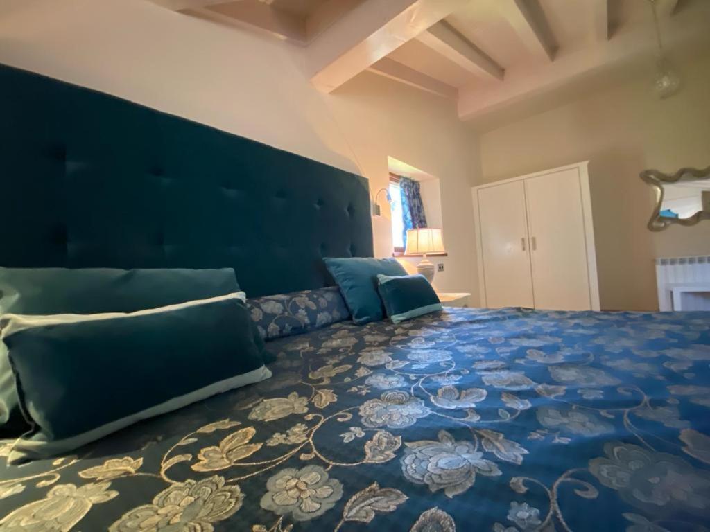 Picos De Europa Suites And Rooms Turieno Bagian luar foto
