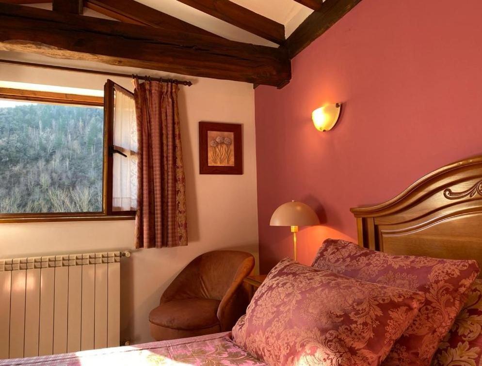 Picos De Europa Suites And Rooms Turieno Bagian luar foto
