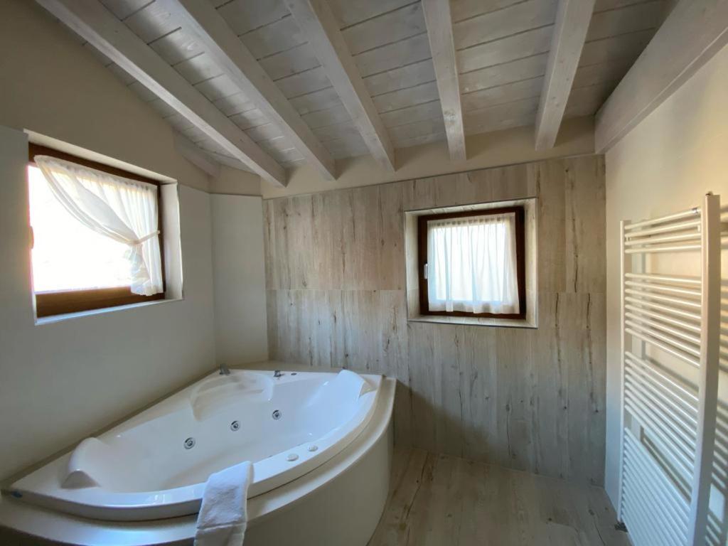 Picos De Europa Suites And Rooms Turieno Bagian luar foto