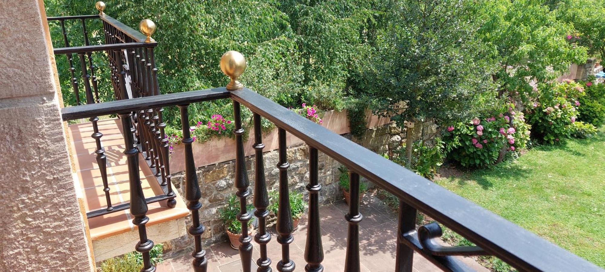 Picos De Europa Suites And Rooms Turieno Bagian luar foto