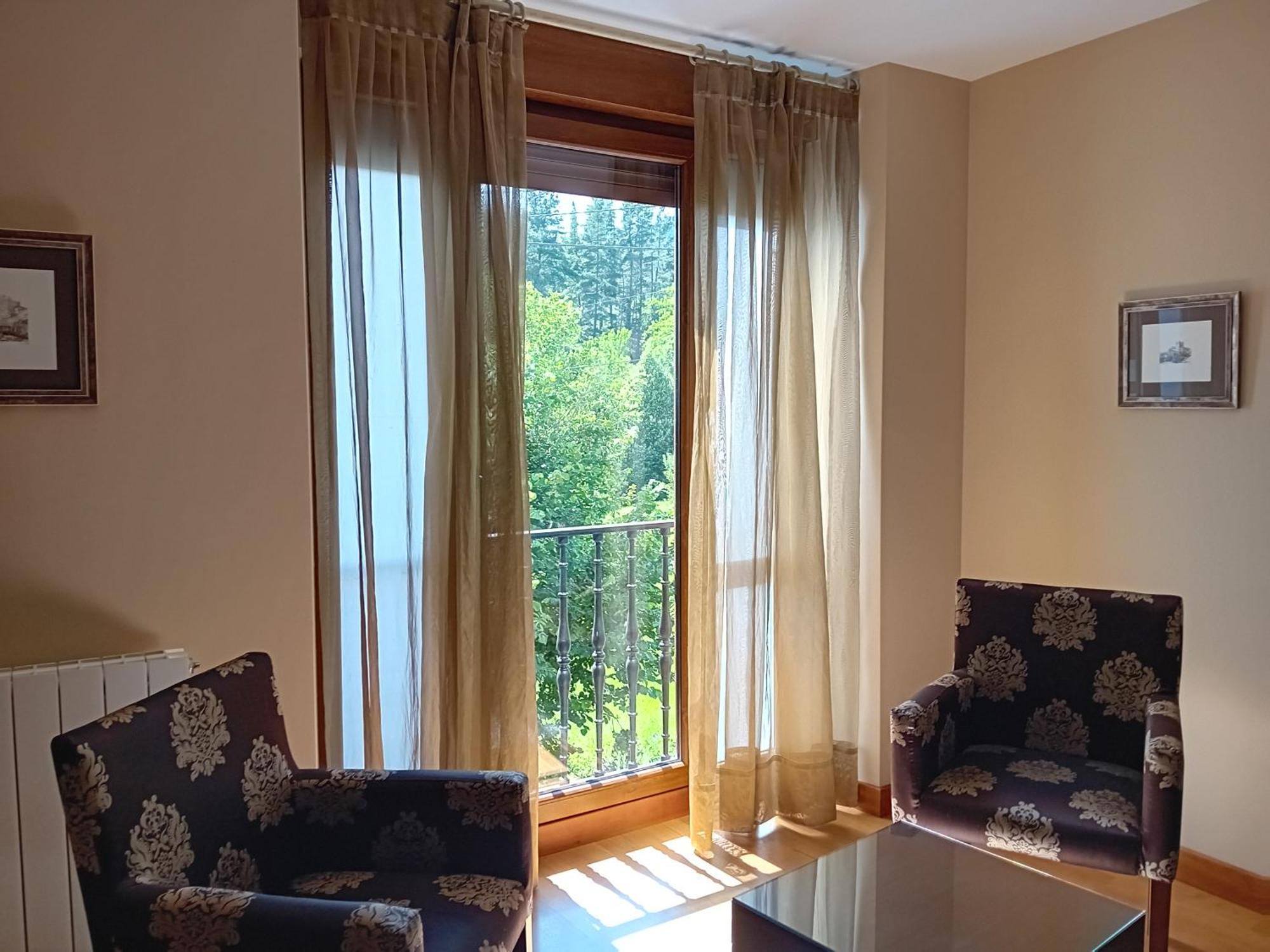 Picos De Europa Suites And Rooms Turieno Bagian luar foto