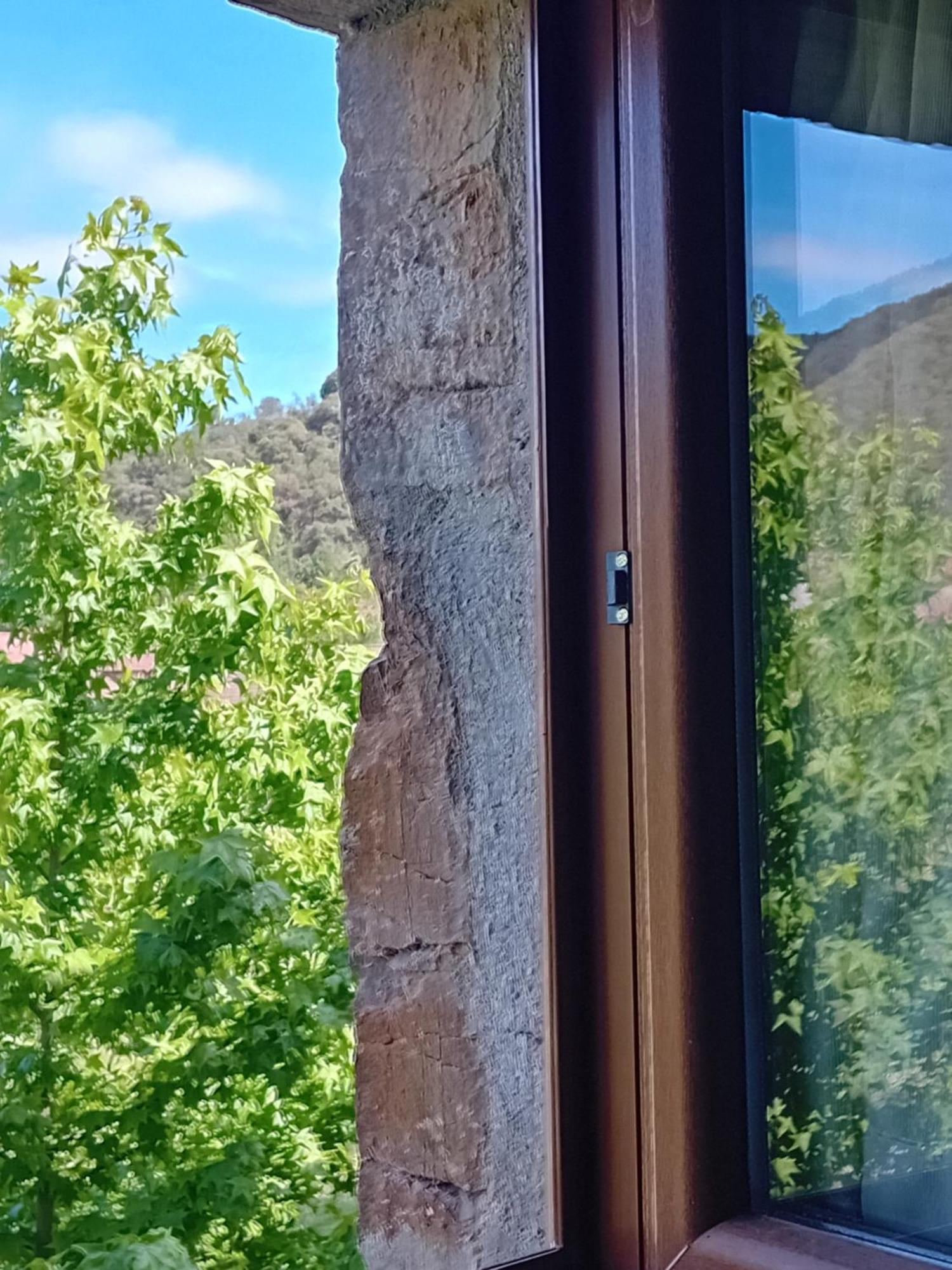 Picos De Europa Suites And Rooms Turieno Bagian luar foto